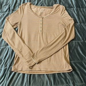 American Eagle soft and sexy long sleeve shirt. Size small.